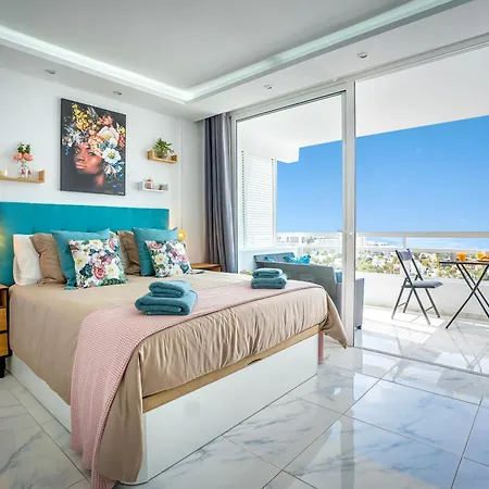 Modern Blue Sky Apartment Playa de las Americas (Tenerife)